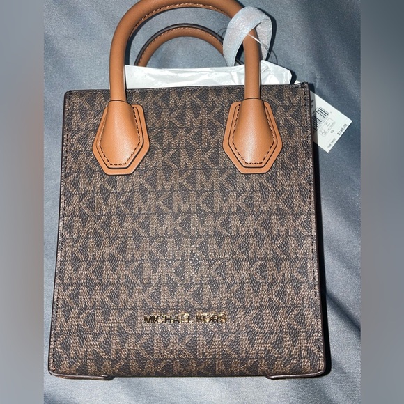 SOLD Michael Kors XS Mercer Crossbody ✨BNWT✨ - Picture 6 of 7